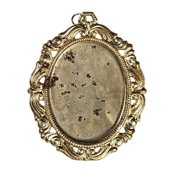 Vintage Hand-Painted Floral Pendant Brooch Gold Tone Ornate Frame Oval Retro - Picture 2 of 3